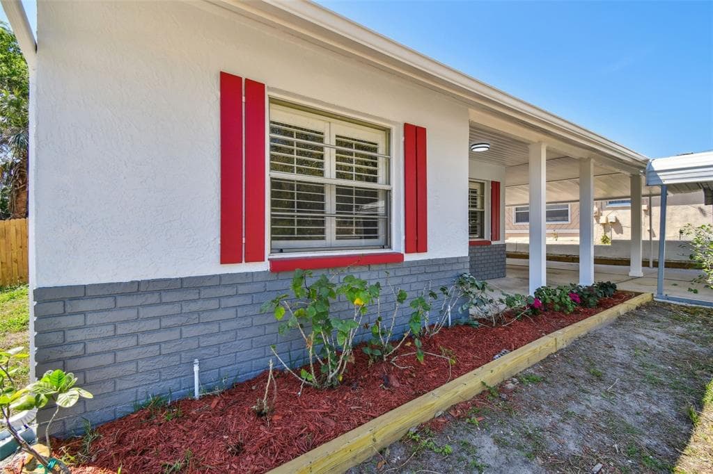 616 PENT STREET TARPON SPRINGS, FL 34689