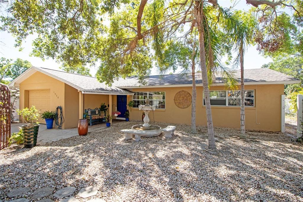 1930 ALMERIA WAY S ST PETERSBURG, FL 33712