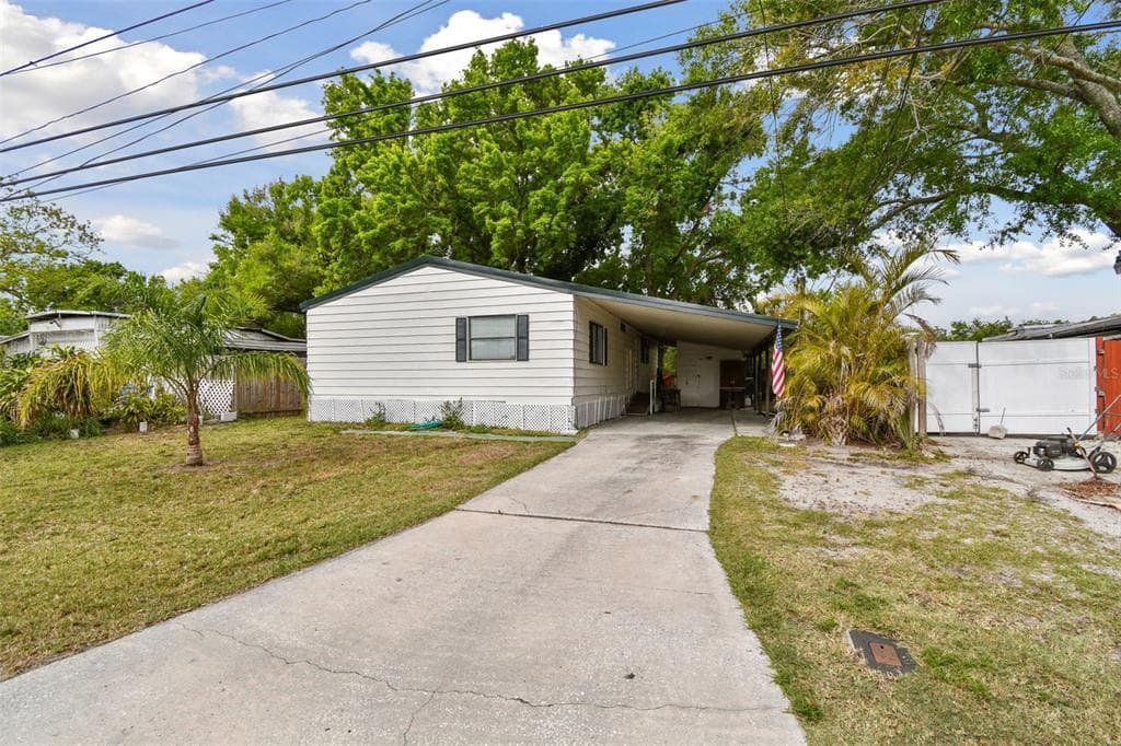5832 SUSSEX DRIVE TAMPA, FL 33615