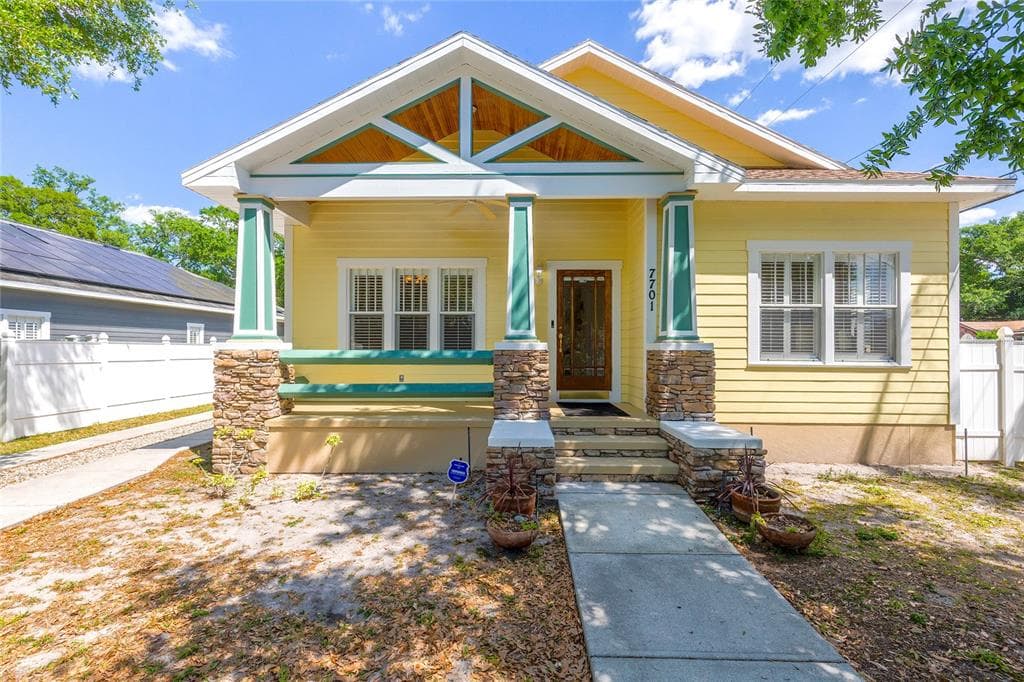 7701 N DARTMOUTH AVENUE TAMPA, FL 33604