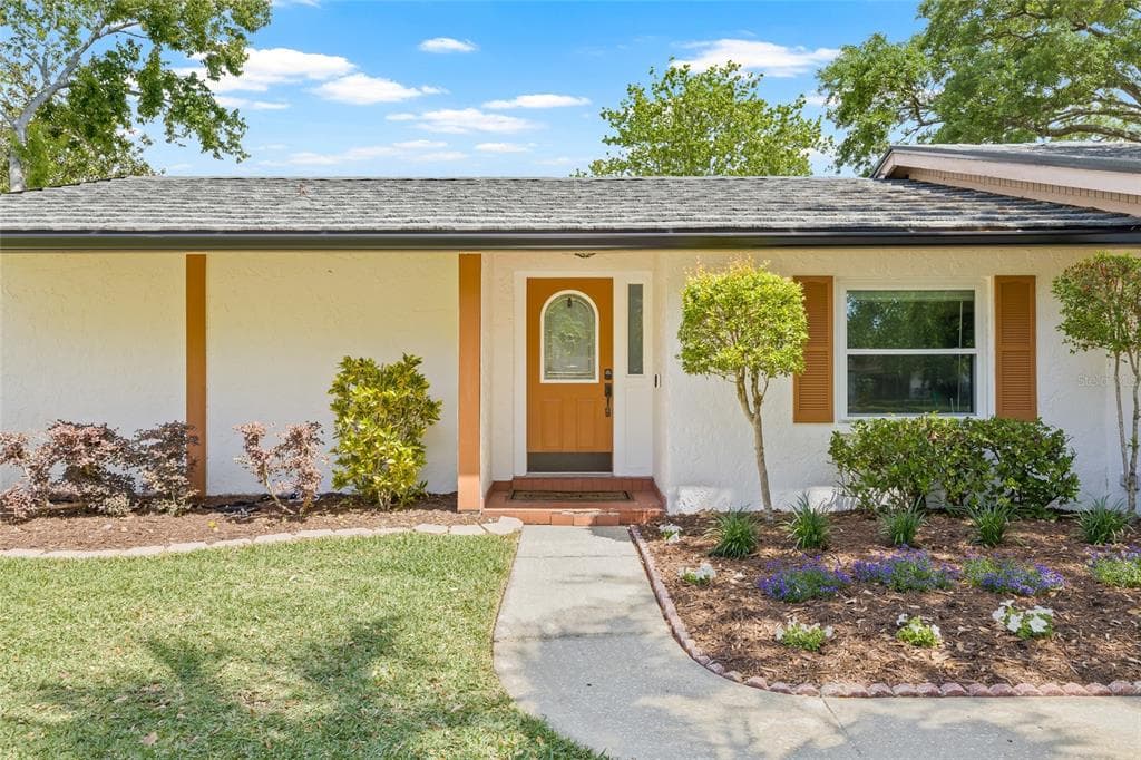 4607 FARMHOUSE DRIVE TAMPA, FL 33624