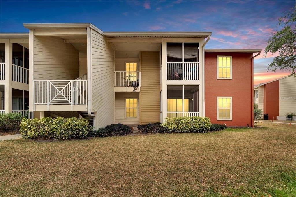 209 LAKE BROOK CIRCLE UNIT 104 BRANDON, FL 33511