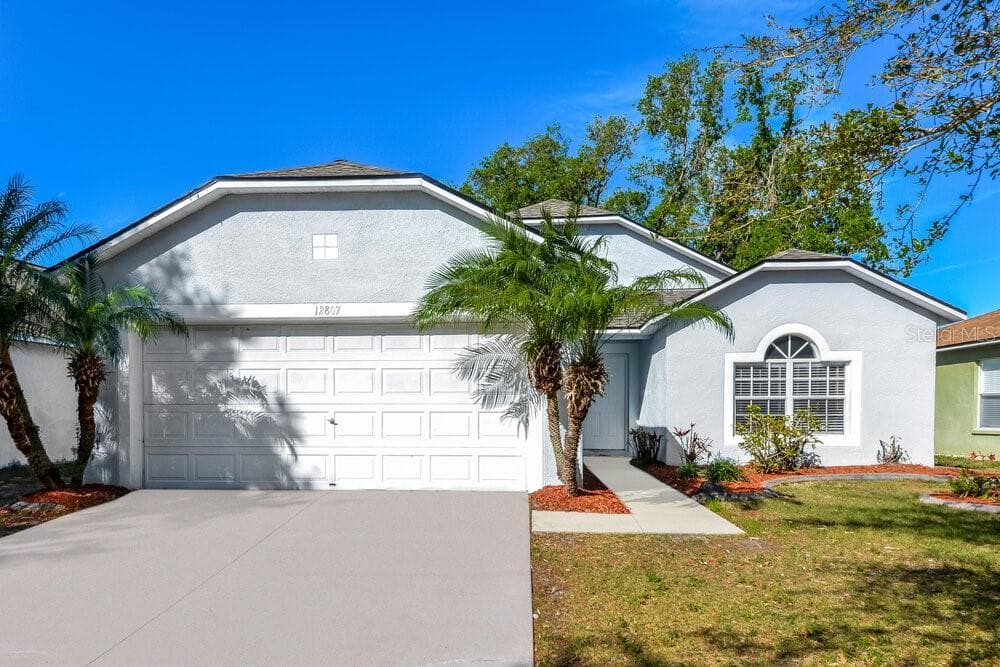 12807 KINGS LAKE DRIVE GIBSONTON, FL 33534