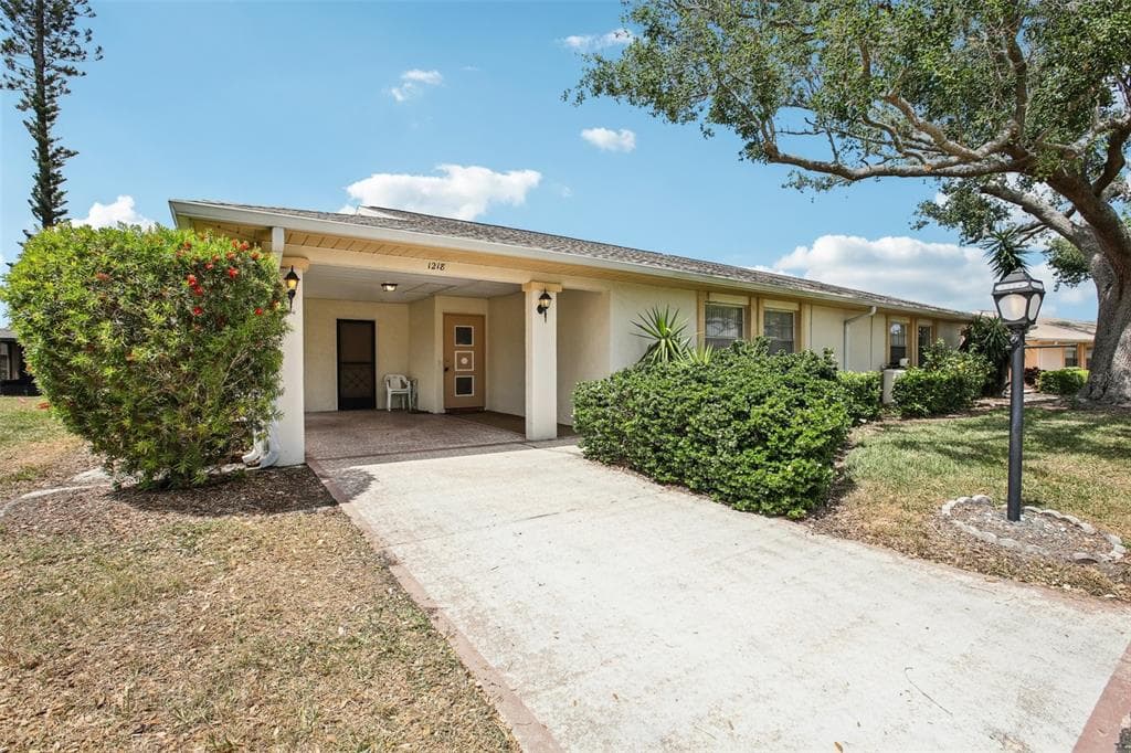 1218 HADDINGTON CIRCLE SUN CITY CENTER, FL 33573