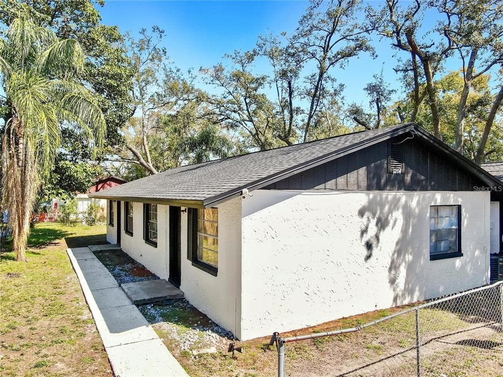 1208 E SENECA AVENUE UNIT B TAMPA, FL 33612