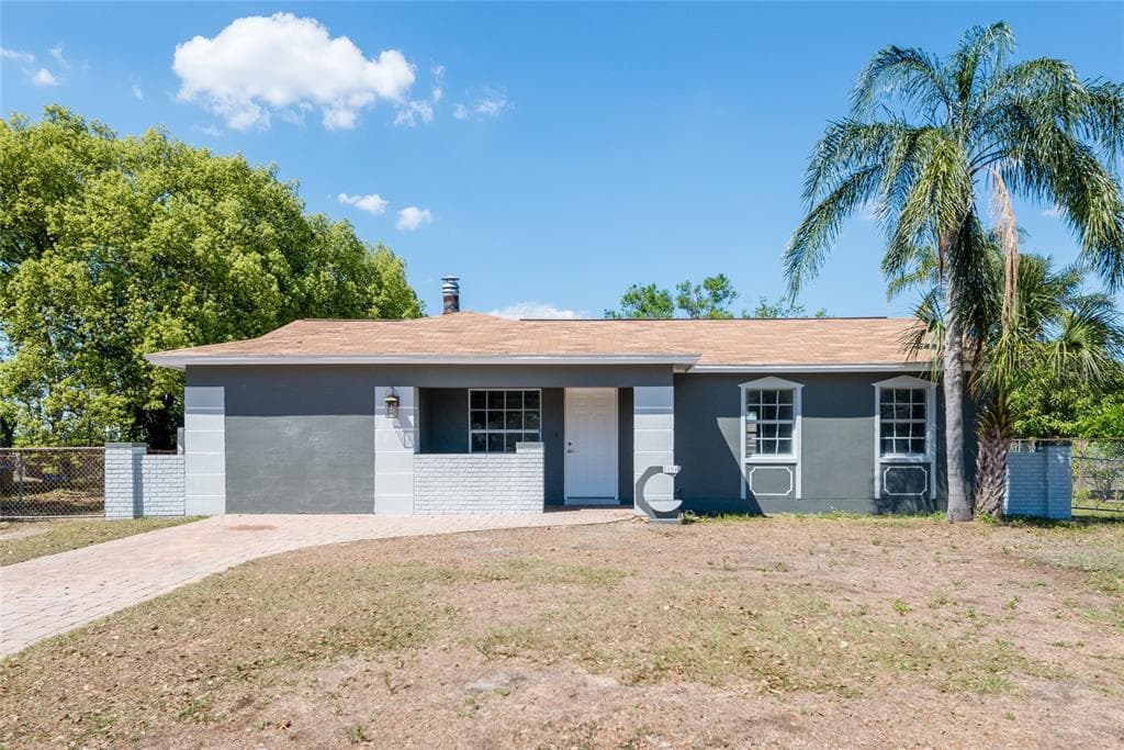 2104 VALLEYBROOK AVENUE VALRICO, FL 33594