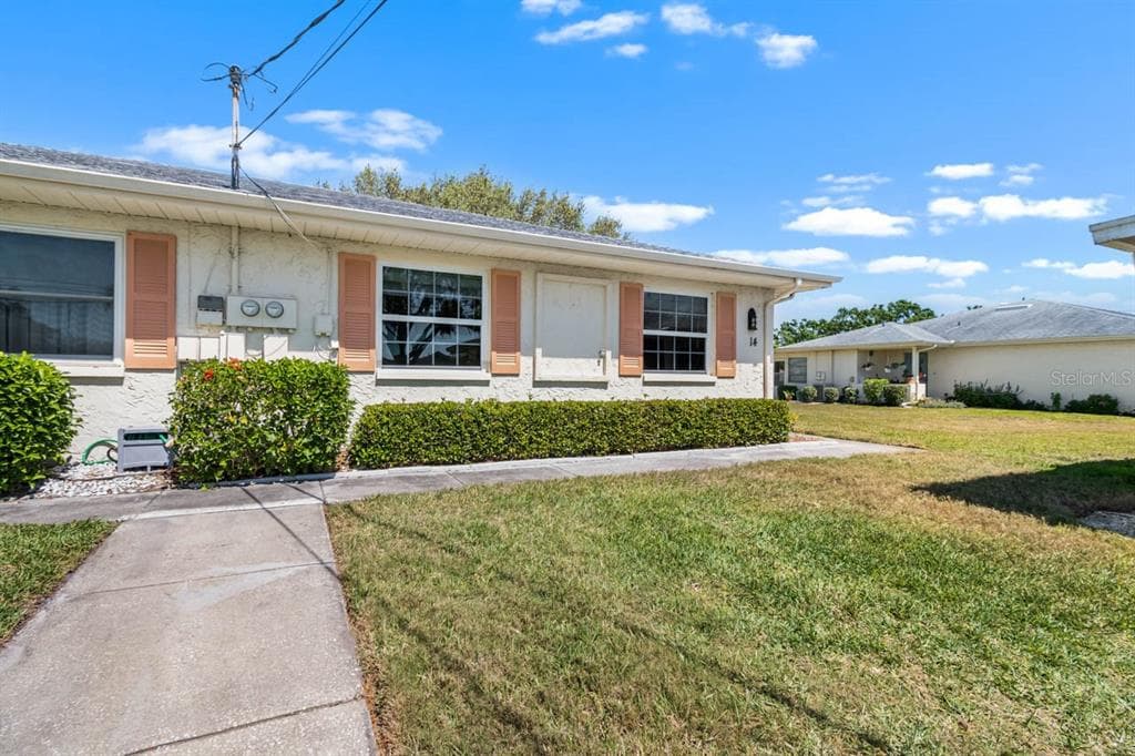 1901 CANTERBURY LANE UNIT 14 SUN CITY CENTER, FL 33573