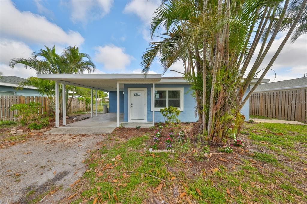 3241 WILLIAMSBURG STREET SARASOTA, FL 34231