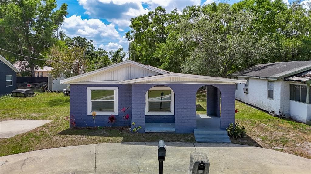 1403 E DR MARTIN LUTHER KING JR BOULEVARD PLANT CITY, FL 33563