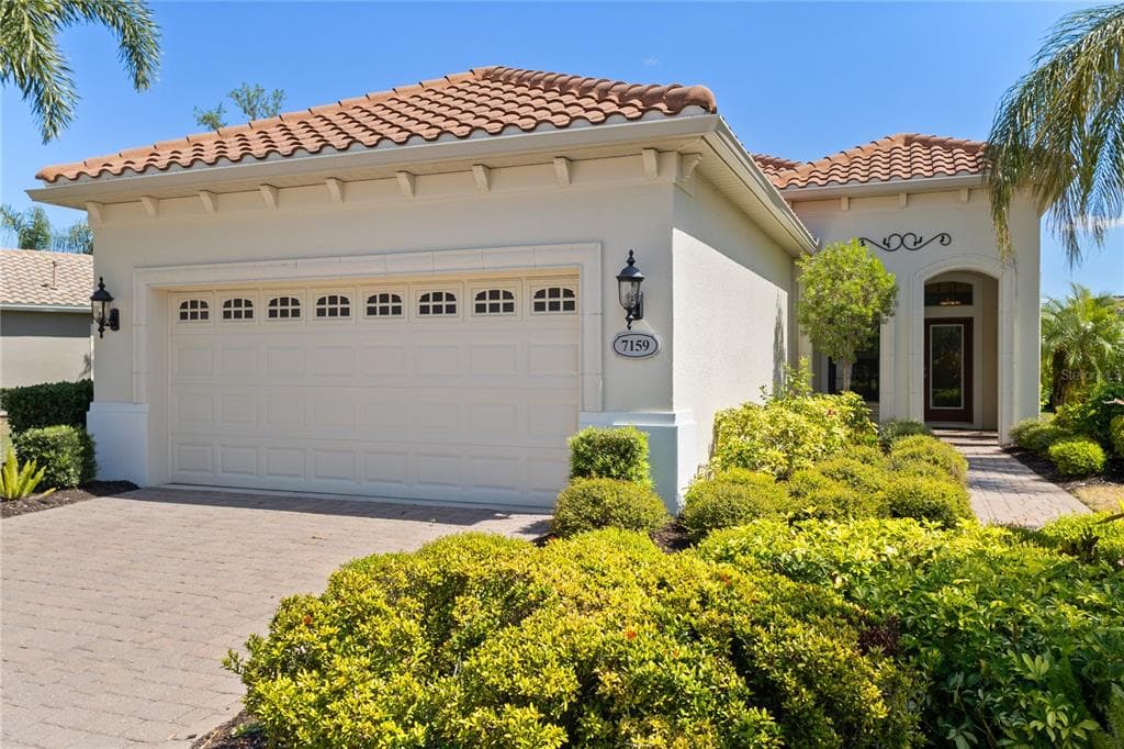 7159 WESTHILL COURT LAKEWOOD RANCH, FL 34202