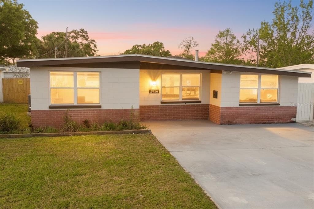 2936 39TH AVENUE N ST PETERSBURG, FL 33714