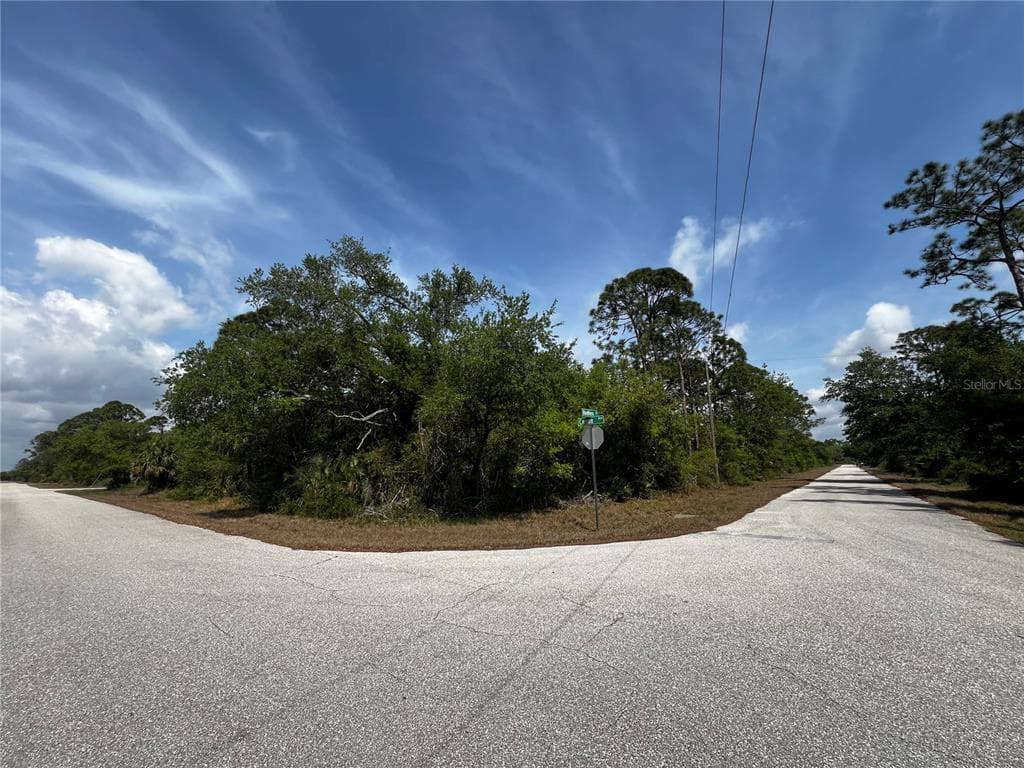 17200 CARSON AVENUE PORT CHARLOTTE, FL 33948