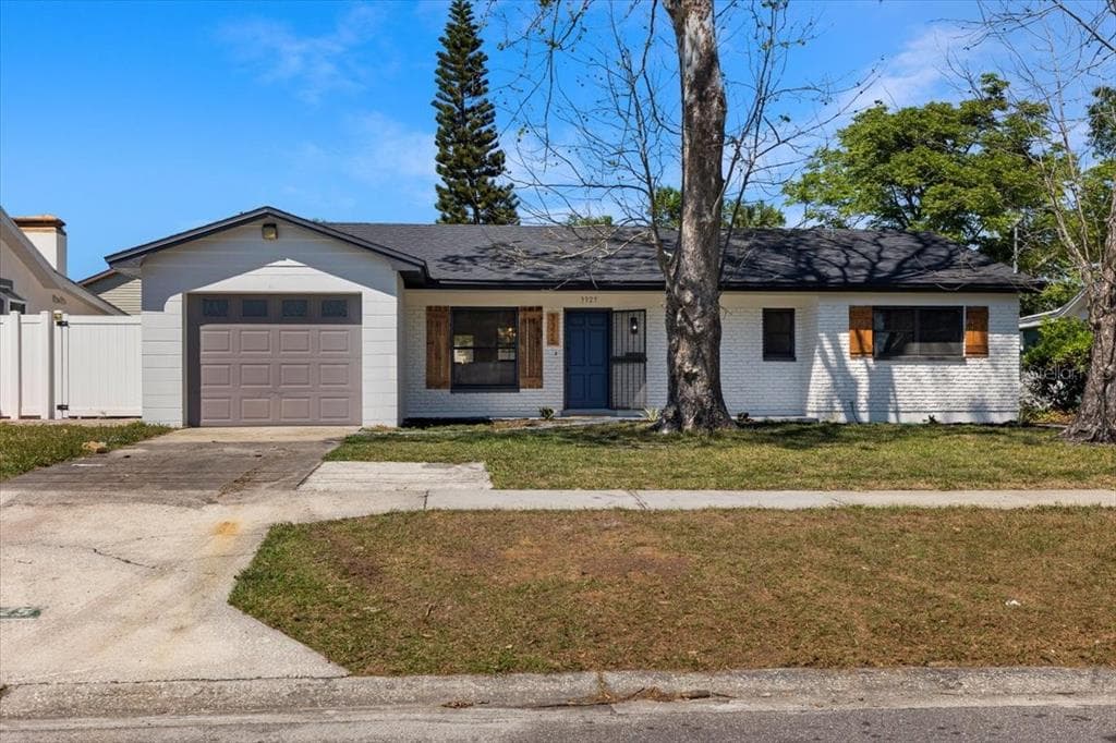 3325 W PARIS STREET TAMPA, FL 33614