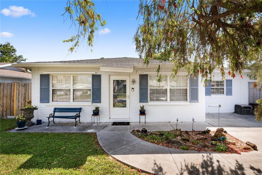 5641 62ND WAY N ST PETERSBURG, FL 33709