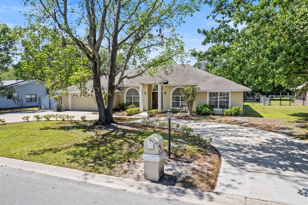1758 KING PHILLIP DRIVE KISSIMMEE, FL 34744