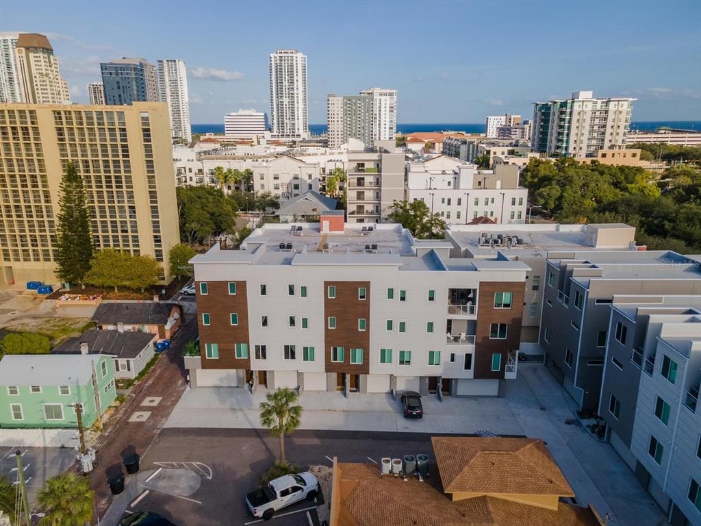 372 6TH STREET S UNIT 12 ST PETERSBURG, FL 33701
