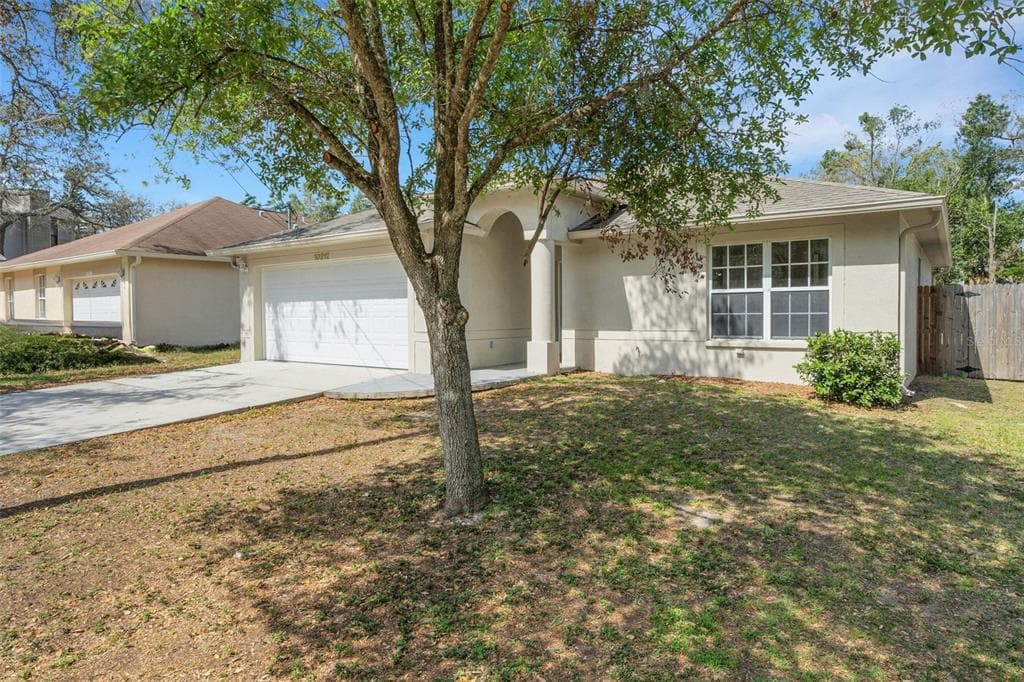 10212 TAKOMAH TRAIL TAMPA, FL 33617