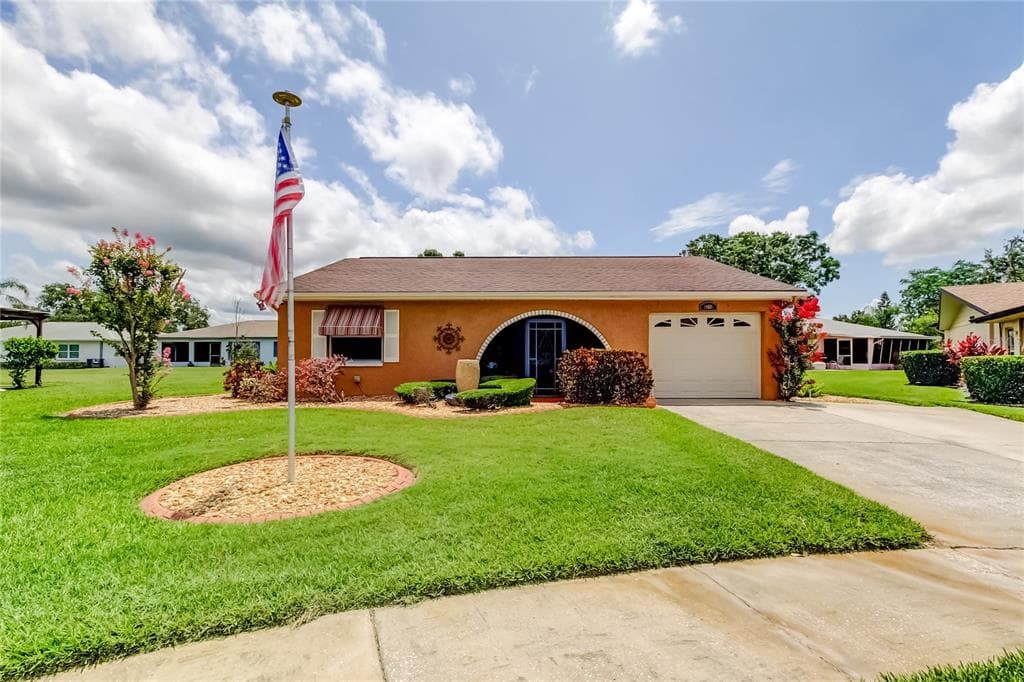 10601 42ND COURT N CLEARWATER, FL 33762