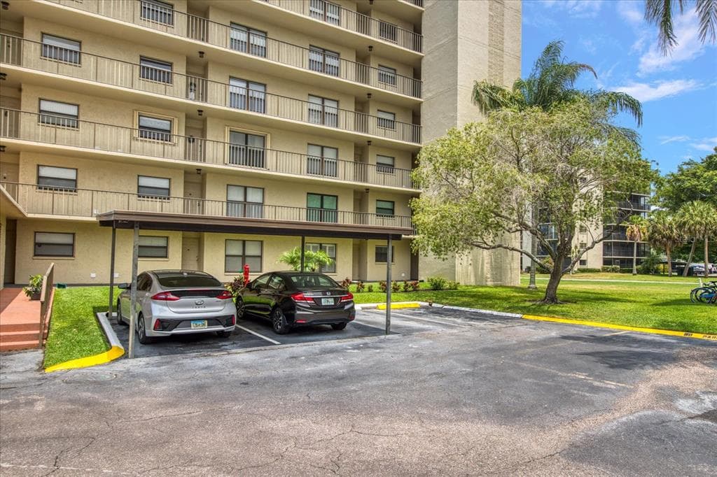 900 COVE CAY DRIVE UNIT 1H CLEARWATER, FL 33760