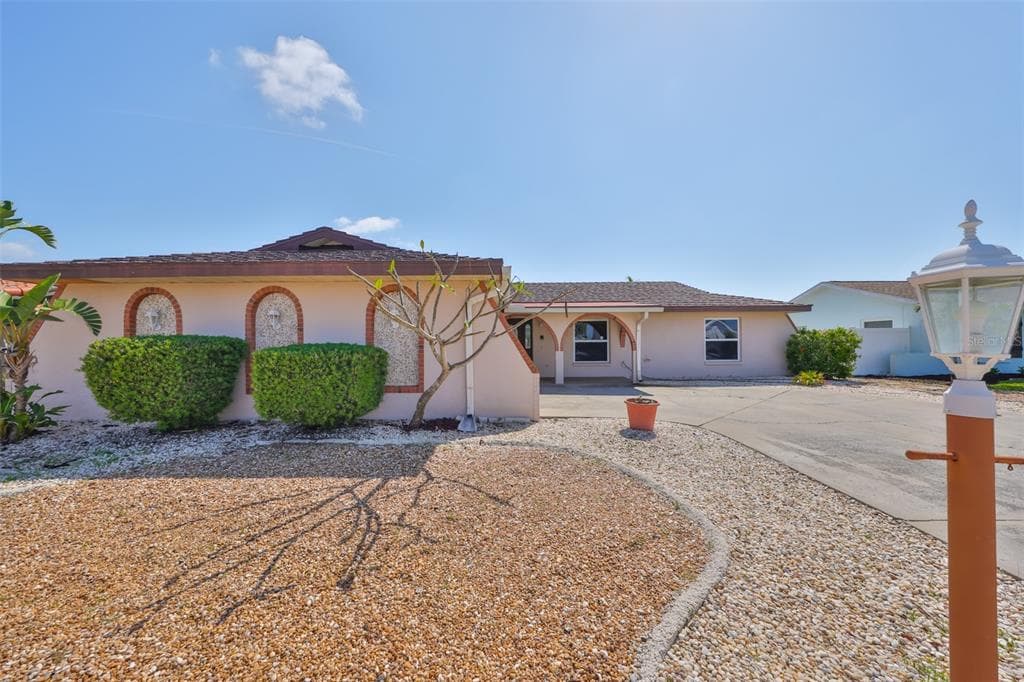 6511 SANTIAGO COURT