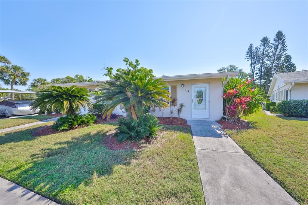 2202 CLUBHOUSE DRIVE UNIT 174 SUN CITY CENTER, FL 33573