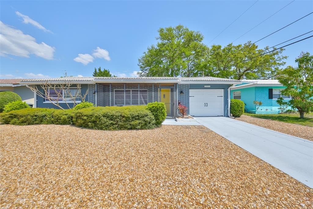 2306 BLACK OAK LANE CLEARWATER, FL 33763