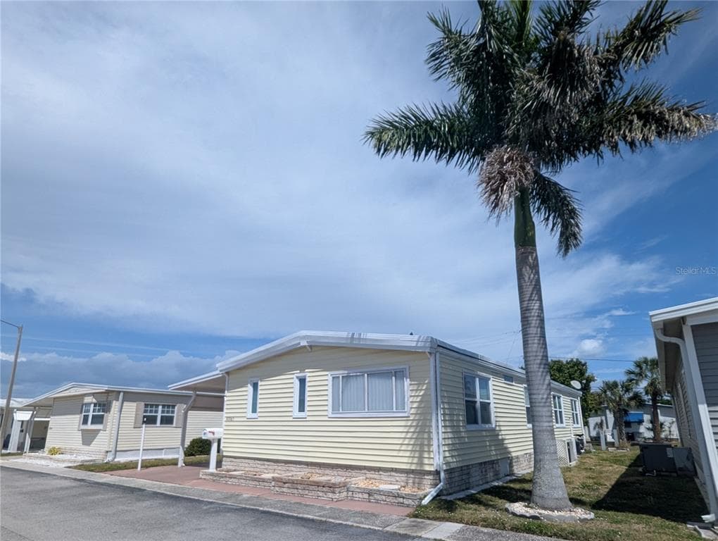 82065 G STREET N UNIT 65 PINELLAS PARK, FL 33781