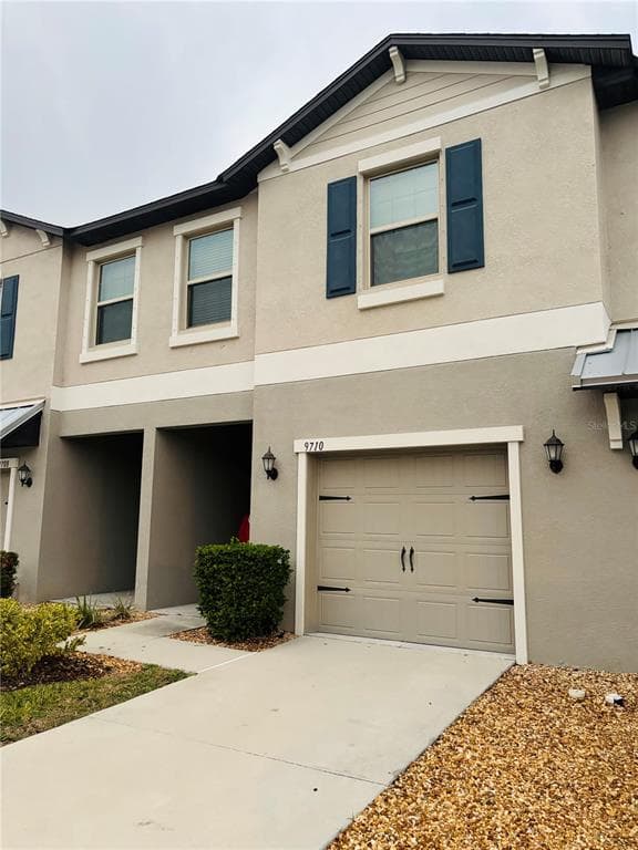 9710 PEMBROOKE PINES DRIVE SUN CITY CENTER, FL 33573