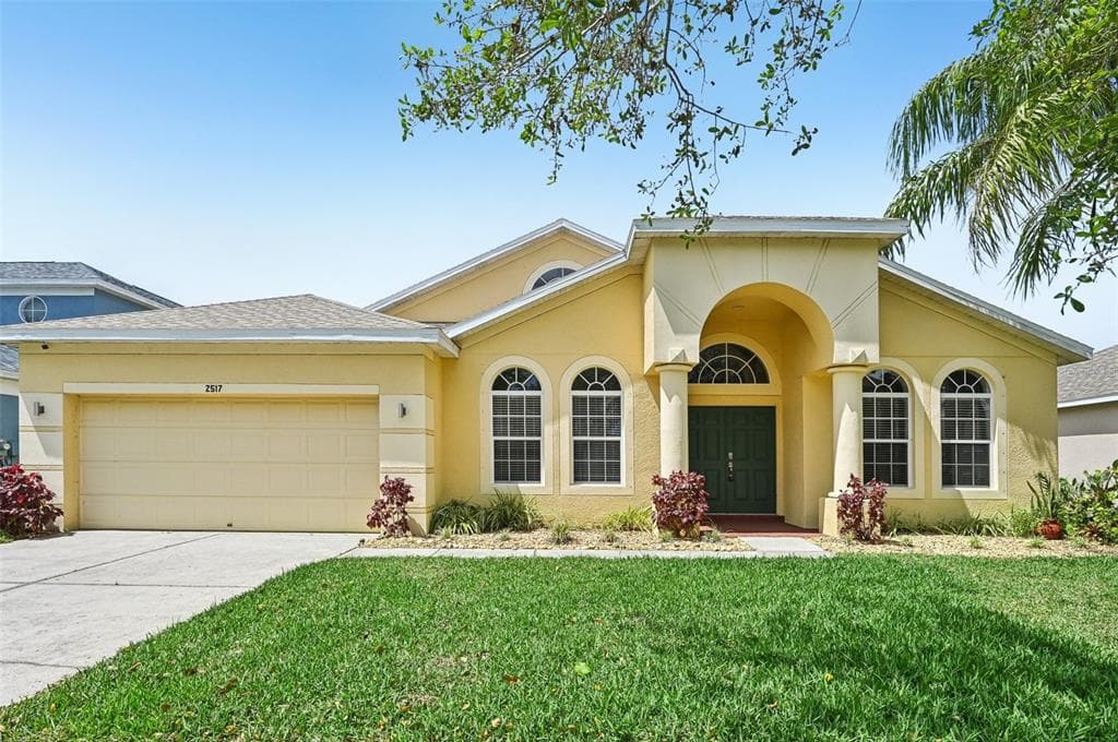 2517 YUKON CLIFF DRIVE RUSKIN, FL 33570