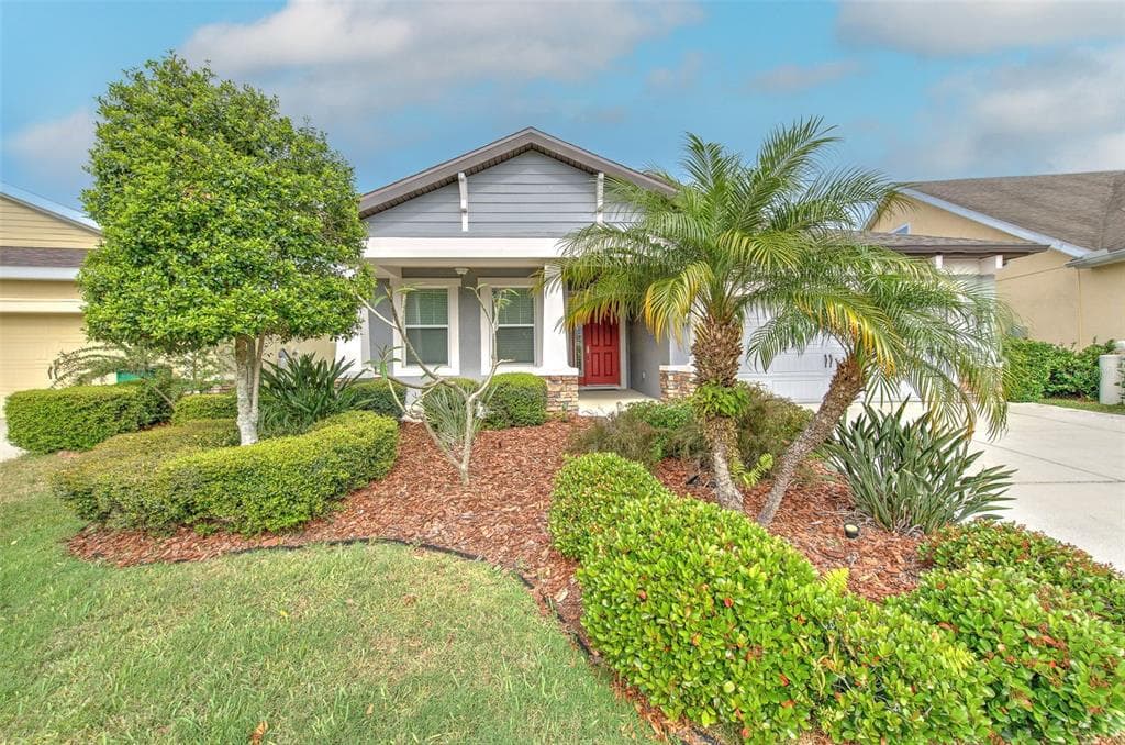 6303 HAWK GROVE COURT WESLEY CHAPEL, FL 33545