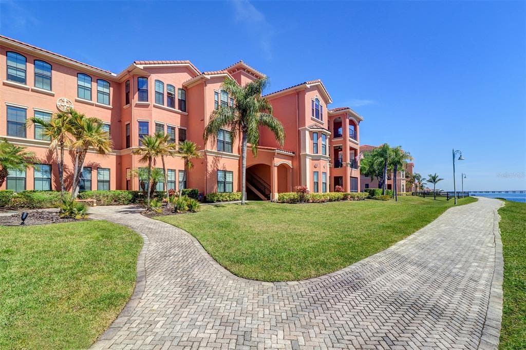 2747 VIA CAPRI UNIT 1116 CLEARWATER, FL 33764