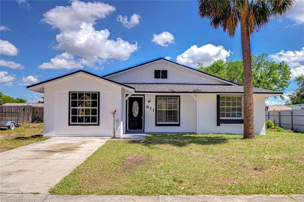 911 KIRKCALDY WAY VALRICO, FL 33594