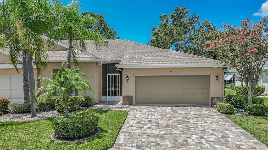 607 MANCHESTER WOODS DRIVE UNIT 84 SUN CITY CENTER, FL 33573