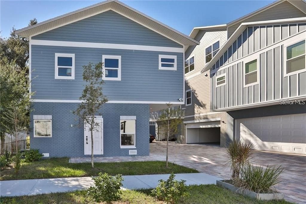 2203 DAVIS STREET TAMPA, FL 33605