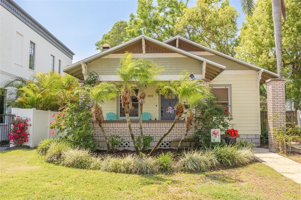 300 16TH AVENUE N ST PETERSBURG, FL 33704