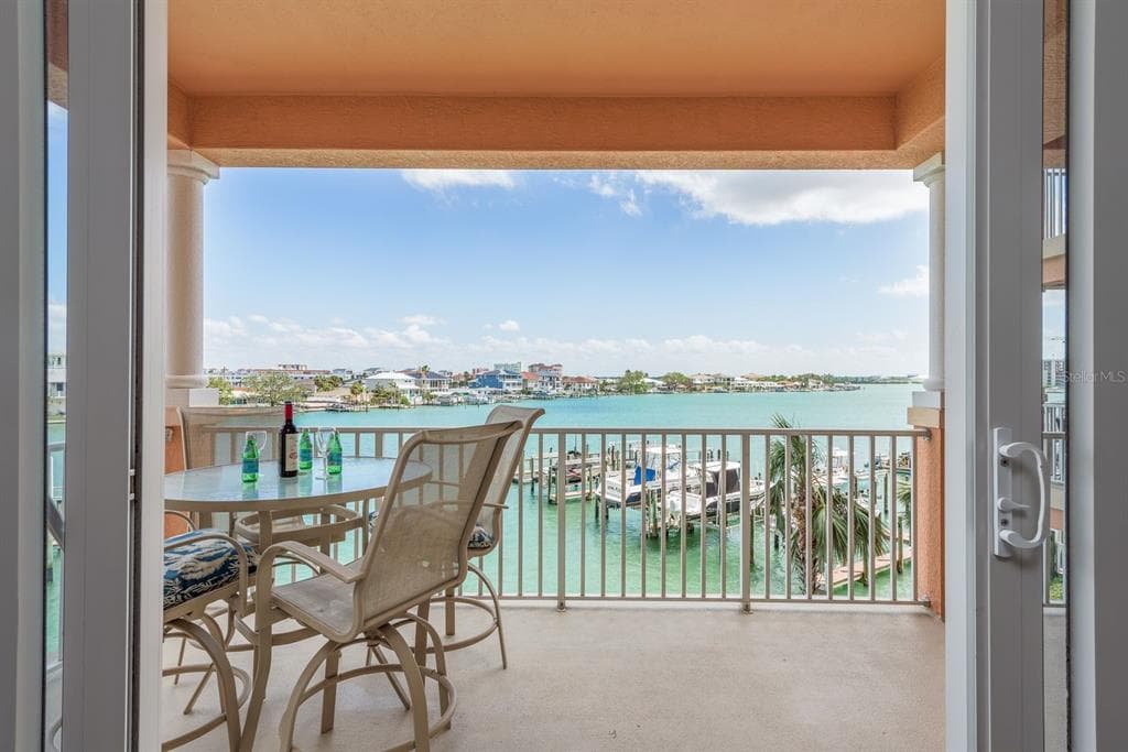 530 S GULFVIEW BOULEVARD UNIT 303 CLEARWATER, FL 33767