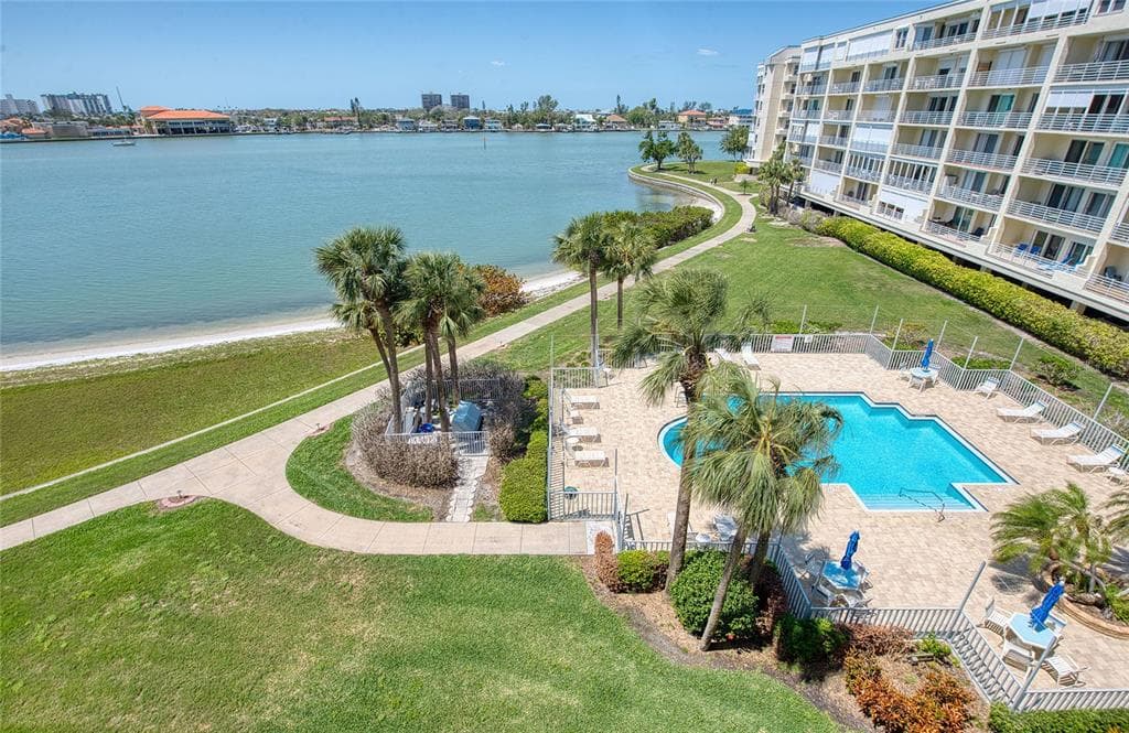 7872 SAILBOAT KEY BOULEVARD S UNIT 404 SOUTH PASADENA, FL 33707