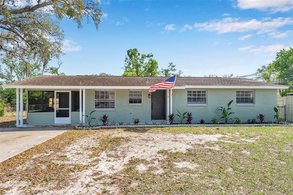 1216 E LEMON STREET TARPON SPRINGS, FL 34689