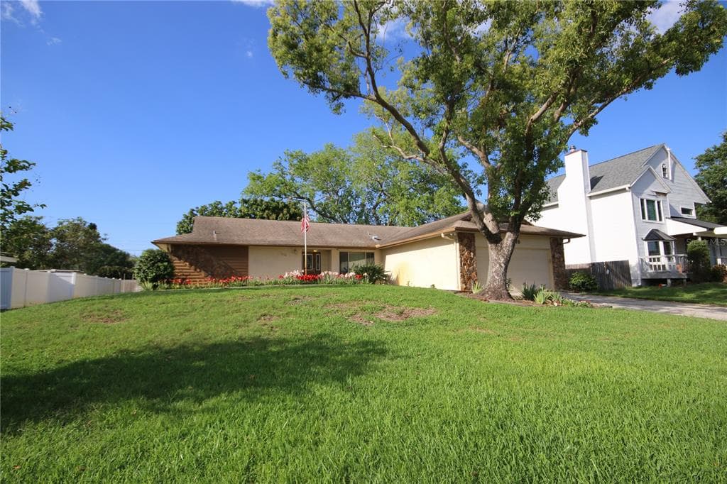1670 PALMWOOD DRIVE CLEARWATER, FL 33756