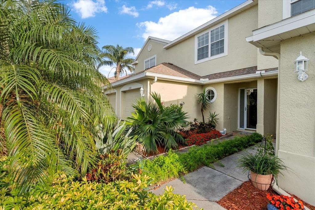11260 KAPOK GRAND CIRCLE MADEIRA BEACH, FL 33708
