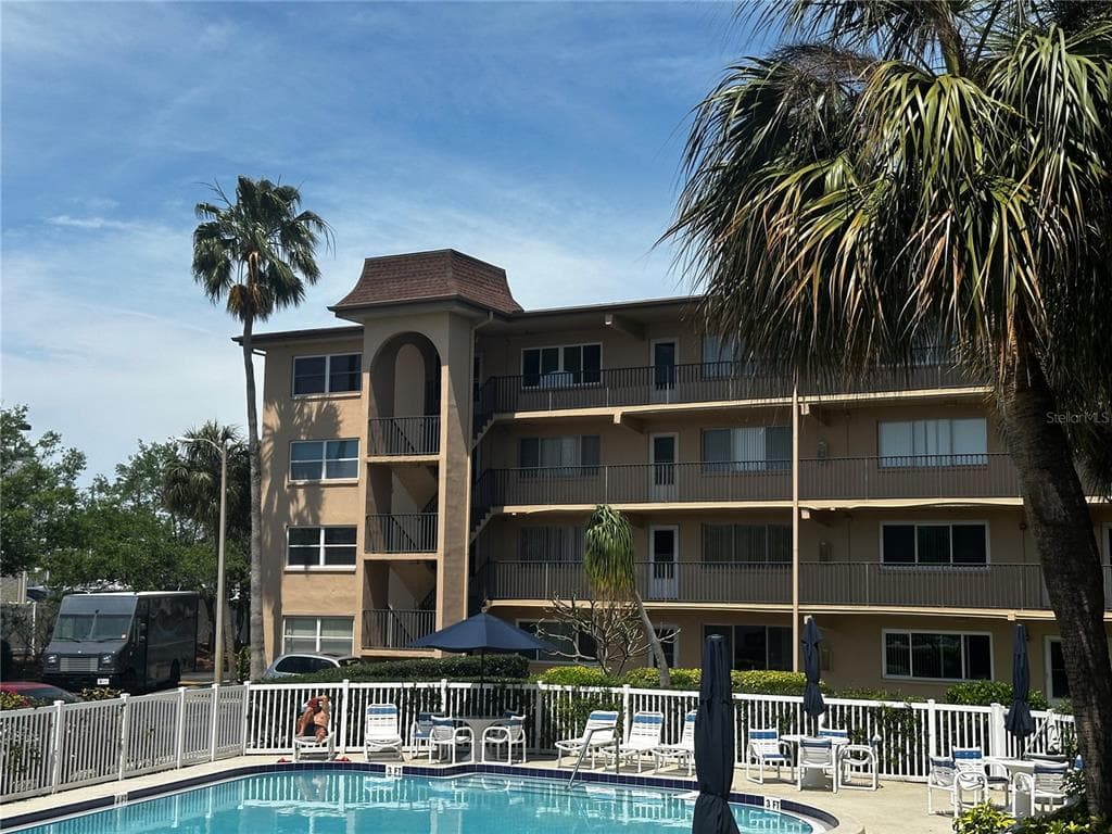 2525 W BAY DRIVE UNIT B22 LARGO, FL 33770