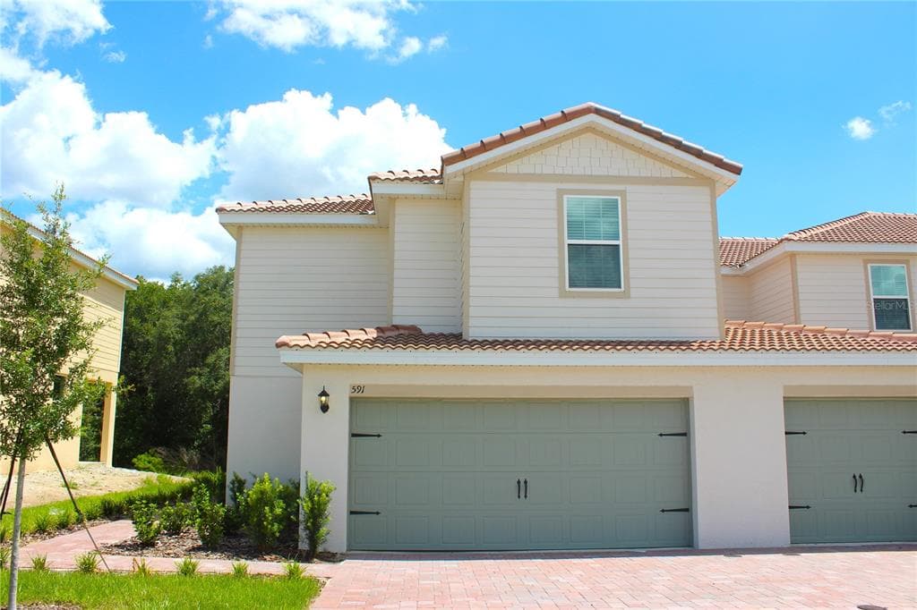 591 BAY LEAF DRIVE POINCIANA, FL 34759