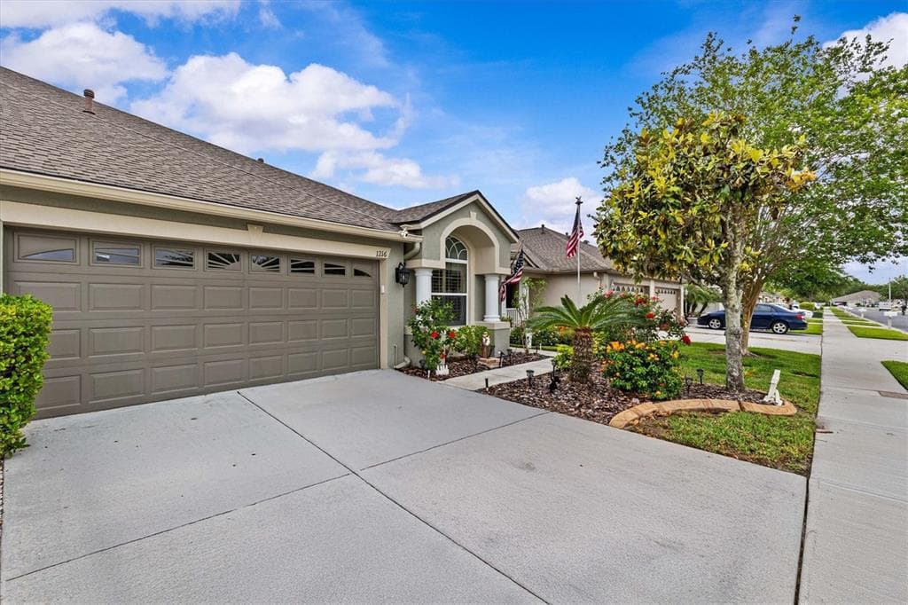 1216 BENSBROOKE DRIVE WESLEY CHAPEL, FL 33543