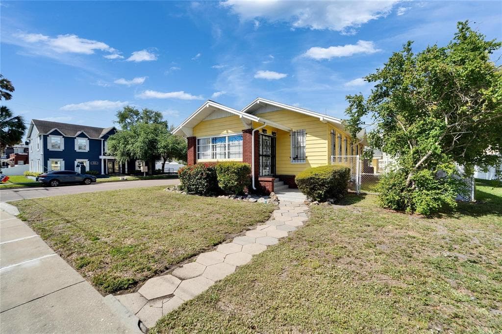 2001 W CLEVELAND STREET TAMPA, FL 33606