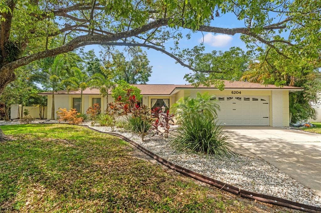 6204 SOARING AVENUE TEMPLE TERRACE, FL 33617