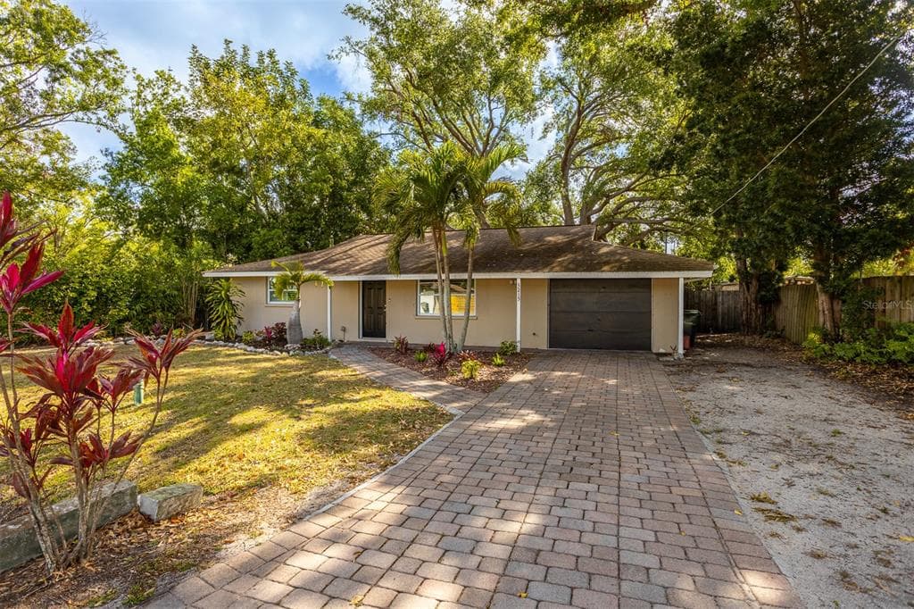 3215 COREY ROAD SARASOTA, FL 34232