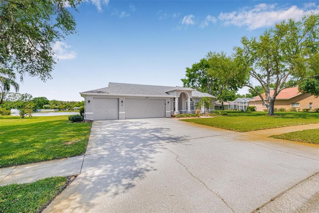 1435 FISHING LAKE DRIVE ODESSA, FL 33556