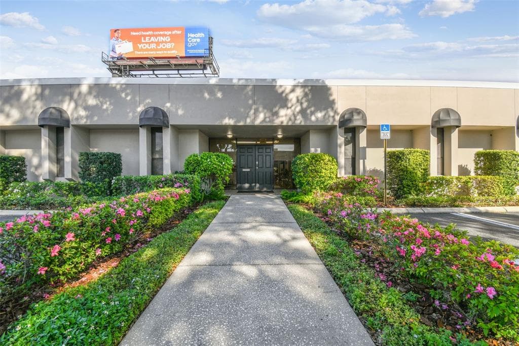 1046 W BUSCH BOULEVARD UNIT 300
