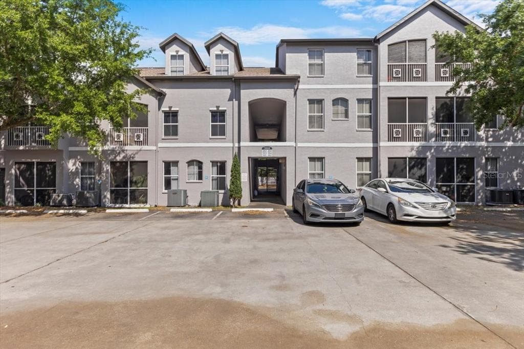 5024 SUNRIDGE PALMS DRIVE UNIT 101 TAMPA, FL 33617
