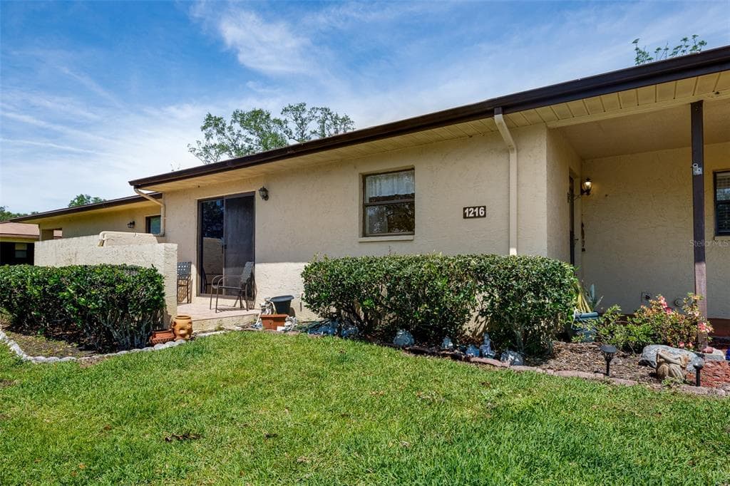 1216 9TH CIRCLE SE LARGO, FL 33771